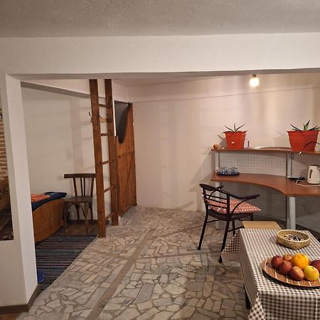 At Pikotiko'S - Korca City Rooms For Rent Ngoại thất bức ảnh